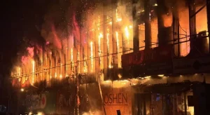 Вибухи у Запоріжжі 21 вересня: пошкоджені багатоповерхівки та ТЦ, є постраждалі